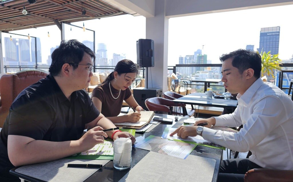 Meeting between Risso and Cambodian partners2