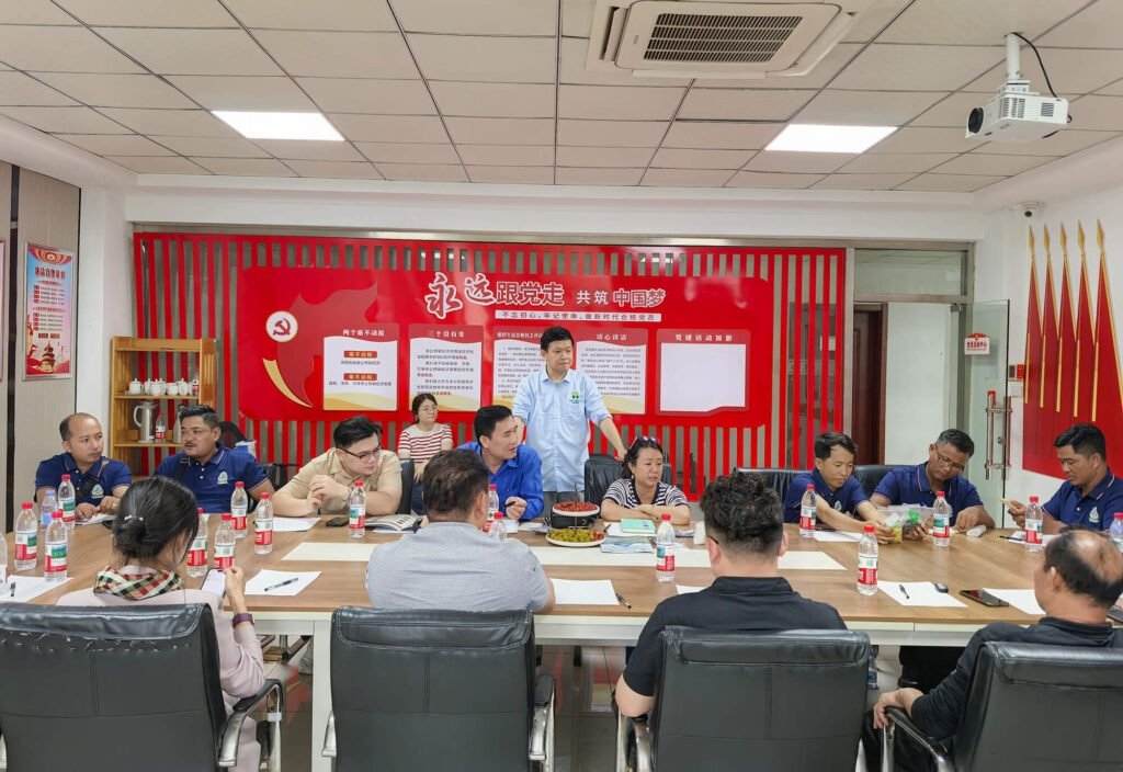 Discussion in the Risso meeting room