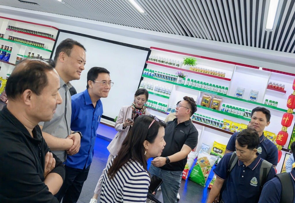 Visit the Risso Fertilizer Showroom3